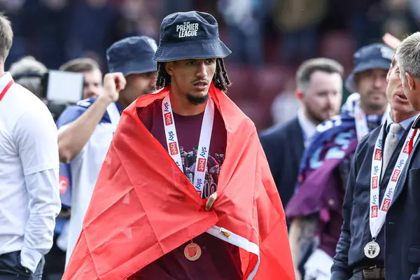 Burnley 'den Hannibal Mejbri 3 Mayıs 2025' te Burnley 'e karşı Turf Moor, Burnley, İngiltere' de oynanan Gökyüzü İddia Şampiyonası maçından sonra