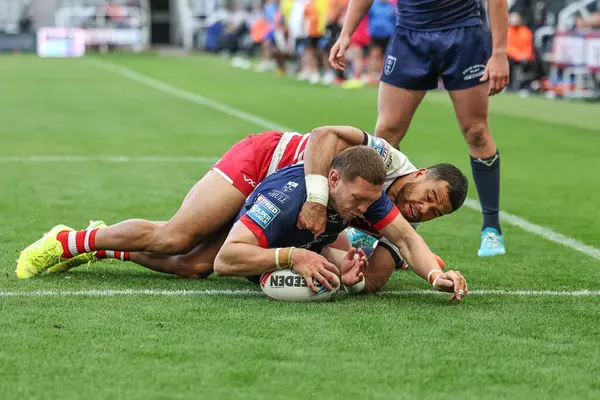 Hull KR 'dan James Batchelor, Betfred Magic Weekend 2025 maçında Hull KR, Salford Red Devils' e karşı St. James 's Park, Newcastle, İngiltere, 3 Mayıs 2025