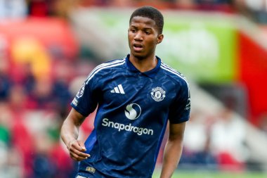 Manchester United takımından Chido Obi-Martin, Premier League maçında Brentford Manchester United 'a karşı Gtech Community Stadyumu, Londra, 4 Mayıs 2025