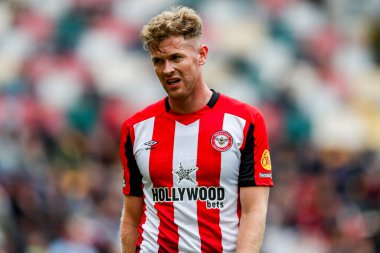 Brentford 'dan Nathan Collins, 4 Mayıs 2025' te Londra 'daki Gtech Community Stadyumu' nda oynanan Premier League karşılaşmasında Brentford-Manchester United maçında tepki gösterdi.