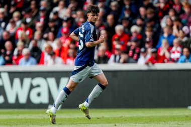 Manchester United takımından Tyler Fredricson, Premier League maçında Brentford Manchester United 'a karşı Gtech Community Stadyumu, Londra, Birleşik Krallık, 4 Mayıs 2025