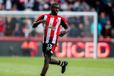 Brentford 'dan Michael Kayode, Premier League karşılaşmasında Brentford Manchester United' a karşı Gtech Community Stadyumu, Londra, Birleşik Krallık, 4 Mayıs 2025