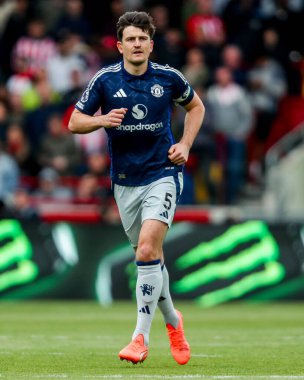 Manchester United takımından Harry Maguire, Premier League maçında Brentford Manchester United 'a karşı Gtech Community Stadyumu, Londra, Birleşik Krallık, 4 Mayıs 2025