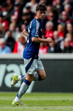 Manchester United takımından Tyler Fredricson, Premier League maçında Brentford Manchester United 'a karşı Gtech Community Stadyumu, Londra, Birleşik Krallık, 4 Mayıs 2025