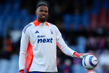 Nottingham Ormanı 'ndan Carlos Miguel Premier Lig maçı öncesi ısınma maçı sırasında Nottingham Ormanı' na karşı Selhurst Park, Londra, 5 Mayıs 2025