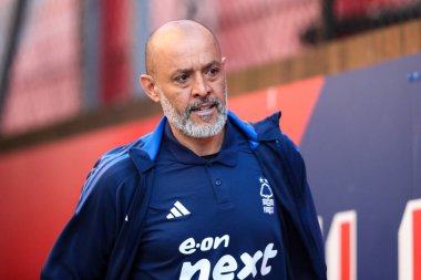 Nottingham Ormanı 'nın Nuno Espirito Santo Müdürü, 5 Mayıs 2025' te İngiltere, Londra 'daki Selhurst Park' ta oynanan Premier League maçı öncesinde Kristal Saray 'a karşı Nottingham Ormanı' na vardı.