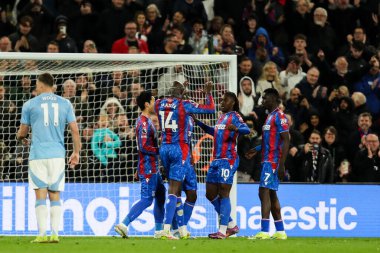 Kristal Saray 'dan Eberechi Eze, 5 Mayıs 2025' te Selhurst Park, Londra 'da oynanan Premier League maçı sırasında Nottingham Ormanı' na karşı 1-0 'lık galibiyet golünü kutluyor.