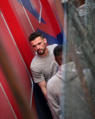 Nottingham Ormanı 'ndan Harry Toffolo, 5 Mayıs 2025' te İngiltere 'nin Selhurst Park kentinde Kristal Saray ve Nottingham Ormanı arasındaki Premier Lig karşılaşması öncesinde geldi.