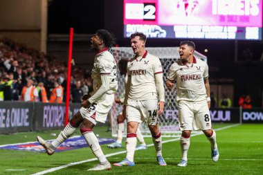Sheffield United takımından Andre Brooks, Bristol City 'nin 8 Mayıs 2025' te Ashton Gate, Bristol 'da oynadığı Bristol City - Sheffield United maçında oynanan yarı final maçında 0-2' lik galibiyet golünü kutluyor.