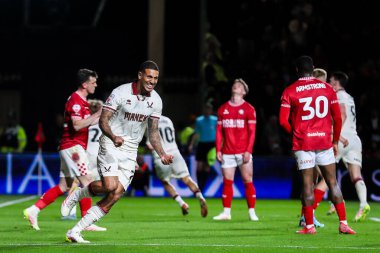 Sheffield United takımından Vinicius Souza, 8 Mayıs 2025 tarihinde Bristol, Bristol, İngiltere 'deki Ashton Gate' de Briffield United 'a karşı oynanan Gökyüzü İddia Şampiyonası yarı final maçında 0-3' lük galibiyet golünü kutluyor.