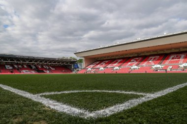 Bristol City 'nin başkenti Ashton Gate' de, Bristol City 'nin 8 Mayıs 2025' te Bristol City 'nin Sheffield United' a karşı oynadığı yarı final maçının önünde genel bir manzara var.