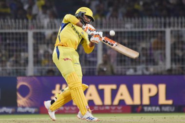 Chennai Süper Kralları 'ndan Ravindra Jadeja, 7 Mayıs 2025 Çarşamba günü Hindistan' ın Kolkata kentindeki Eden Gardens 'ta Kolkata Knight Riders ve Chennai Süper Kralları arasında oynanan Hindistan Premier Ligi kriket maçında atış yapıyor. Fotoğraf: Debajyoti Chakraborty. Fotoğraf: De