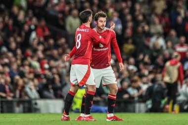 Manchester United takımından Mason Mount, Manchester United ile Manchester United arasındaki UEFA Avrupa Ligi yarı final maçında 8 Mayıs 2025 tarihinde Old Trafford, Manchester, İngiltere 'de 1-1' lik galibiyet golünü kutluyor.