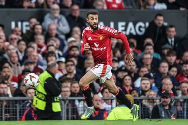 Manchester United takımından Noussair Mazraoui, Manchester United ile Manchester United 'ın 8 Mayıs 202 tarihinde Old Trafford, Manchester, İngiltere' de oynadığı yarı final maçında topa vuruyor.