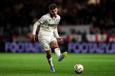 Sheffield United takımından Harrison Burrows, Bristol City ile Sheffield United 'ın 8 Mayıs 2025' te Ashton Gate, Bristol, İngiltere 'de oynanan yarı final maçında topu geçti.