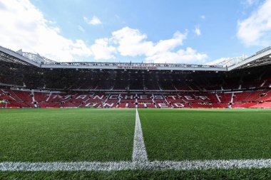 UEFA Avrupa Ligi yarı final karşılaşması öncesinde Old Trafford, Manchester, İngiltere 'de Manchester United ile Athletic Bilbao karşılaşmasının genel görünümü, 8 Mayıs 2025