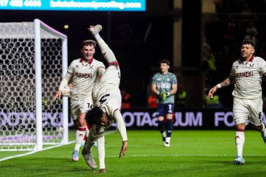 Sheffield United takımından Andre Brooks, Bristol City 'nin 8 Mayıs 2025' te Ashton Gate, Bristol 'da oynadığı Bristol City - Sheffield United maçında oynanan yarı final maçında 0-2' lik galibiyet golünü kutluyor.