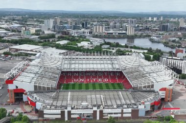 Manchester United ve Athletic Bilbao arasında oynanan UEFA Avrupa Ligi yarı final maçında Manchester United 'ın memleketi Old Trafford, Manchester, İngiltere' de 8 Mayıs 2025 tarihinde oynanan hava görüntüsü.