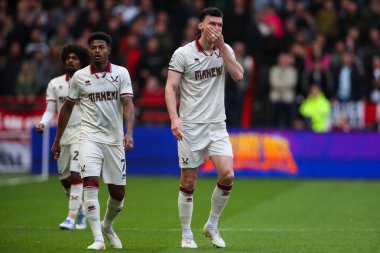 Sheffield United takımından Kieffer Moore, 8 Mayıs 2025 tarihinde Bristol City ile Sheffield United 'ın Ashton Gate, Bristol, İngiltere' de oynanan yarı final maçında tepki gösterdi.