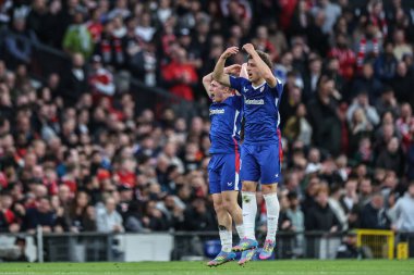 Athletic Bilbao takımından Mikel Jauregizar, UEFA Avrupa Ligi yarı final karşılaşmasında 8 Mayıs 2025 tarihinde Old Trafford, Manchester, İngiltere 'de oynanan Manchester United - Athletic Bilbao maçında 0-1 kazanma hedefini kutluyor.