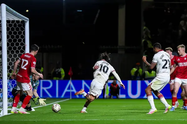 Sheffield United takımından Callum O 'Hare, 8 Mayıs 2025' te İngiltere 'nin Ashton Gate kentinde oynanan Briffield United maçında Bristol City yarı final maçında 0-3 berabere kaldı.
