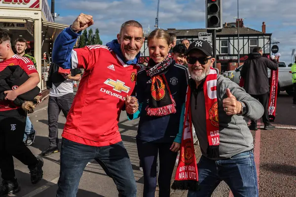 Taraftarlar, UEFA Avrupa Ligi yarı final maçı sırasında Manchester United ile Athletic Bilbao arasındaki Old Trafford, Manchester, İngiltere, 8 Mayıs 2025 'te geldiler.