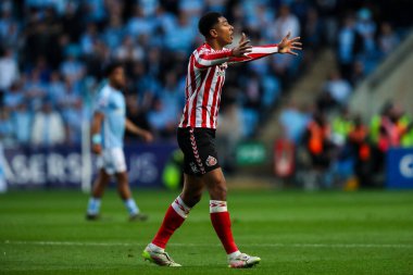 Sunderland 'dan Jobe Bellingham, Coventry Building Society Arena, Coventry, İngiltere, 9 Mayıs 2025 tarihinde Coventry City ile Sunderland arasındaki yarı final maçında tepki gösterdi.