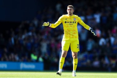 Ipswich Town 'dan Alex Palmer 10 Mayıs 2025' te Ipswich Town, Ipswich Road, İngiltere 'de Brentford' a karşı oynanan Premier League maçında tepki gösterdi.