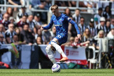 Chelsea 'den Cole Palmer Premier Lig maçı sırasında topla birlikte 11 Mayıs 2025' te St. James 's Park, Newcastle, İngiltere' de oynanan Newcastle United - Chelsea maçında