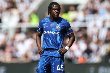 Chelsea 'den Romeo Lavia Premier Lig karşılaşmasında Newcastle United, Chelsea' ye karşı St. James 's Park, Newcastle, İngiltere, 11 Mayıs 2025