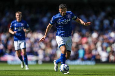 Ipswich Town 'dan Sam Morsy, 10 Mayıs 2025' te Ipswich Town, Ipswich Road, İngiltere 'de Brentford' a karşı oynanan Premier Lig karşılaşmasında topu aldı.