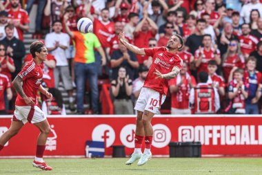 Nottingham Ormanı 'ndan Morgan Gibbs-White, İngiltere' nin Nottingham şehrinde oynanan Premier League maçı Nottingham Forest 'a karşı Leicester City maçında 1-1' lik galibiyetini kutluyor.