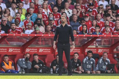 Premier Lig maçı sırasında Leicester City 'nin Ruud van Nistelrooy teknik direktörü Nottingham Forest' a karşı Leicester City City, Nottingham, İngiltere 'de 11 Mayıs 2025