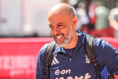 Nottingham Ormanı 'nın Nuno Espirito Santo Müdürü Premier Lig maçı sırasında Nottingham Forest, Leicester City' ye karşı 11 Mayıs 2025 'te İngiltere' nin Nottingham şehrinde geldi.