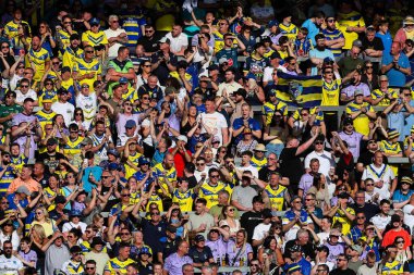 Warrington Wolves taraftarları, 11 Mayıs 2025 'te İngiltere' de oynanan Betfred Challenge Kupası yarı final karşılaşmasında Warrington Wolves, Leigh Leopards 'a karşı.