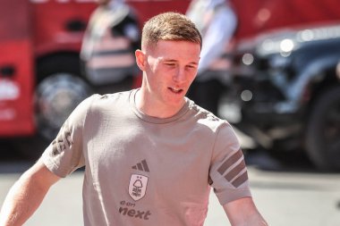 Nottingham Ormanı 'ndan Elliot Anderson Premier Lig maçı sırasında Nottingham Forest, Leicester City' ye karşı City Ground, Nottingham, İngiltere 'de 11 Mayıs 2025' te geldi.