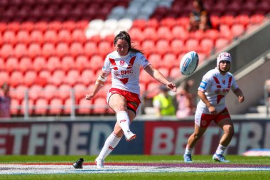 St Helens 'ten Faye Gaskin, 11 Mayıs 2025' te St Helens - York City Knights arasındaki Betfred Kadınlar Challenge Kupası yarı final maçında dönüşüm vuruşunu ve skoru 2-0 yaptı.