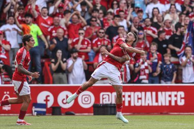 Nottingham Ormanı 'ndan Morgan Gibbs-White, İngiltere' nin Nottingham şehrinde oynanan Premier League maçı Nottingham Forest 'a karşı Leicester City maçında 1-1' lik galibiyetini kutluyor.