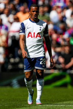 Tottenham Hotspur takımından Wilson Odobert, Tottenham Hotspur 'un 11 Mayıs 2025' te Tottenham Hotspur Stadyumu 'nda Crystal Palace' a karşı oynadığı Premier League maçında tepki gösterdi.