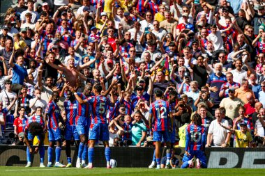Crystal Palace 'dan Eberechi Eze, 11 Mayıs 2025' te Tottenham Hotspur 'un Londra' daki Tottenham Hotspur Stadyumu 'nda oynanan Premier Lig karşılaşmasında 0-2' lik galibiyet golünü kutluyor.