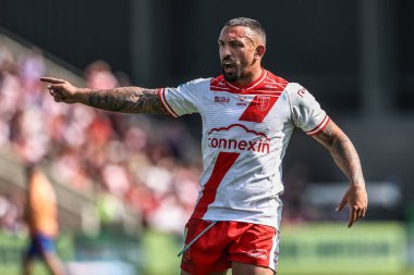 Hull KR 'dan Elliot Minchella, 10 Mayıs 2025' te LNER Halk Stadyumu 'nda oynanan Betfred Challenge Kupası yarı final maçında takım arkadaşlarına talimat verdi.