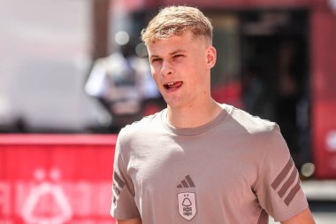 Nottingham Ormanı 'ndan Zach Abbott Premier Lig maçı sırasında Nottingham Forest, Leicester City' ye karşı 11 Mayıs 2025 'te İngiltere' nin Nottingham şehrinde geldi.