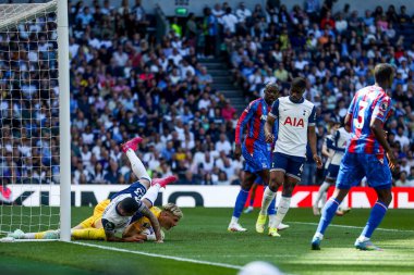 Tottenham Hotspur 'dan Antonin Kinsky Premier Lig karşılaşmasında Tottenham Hotspur' a karşı Crystal Palace Tottenham Hotspur Stadyumu 'nda 11 Mayıs 2025' te bir kurtarış yaptı.