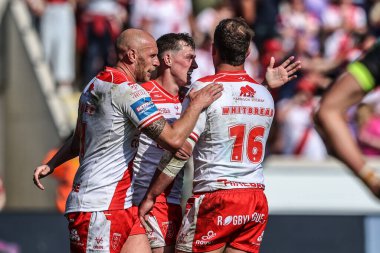 Hull KR 'dan Jack Broadbent, 10 Mayıs 2025' te İngiltere 'deki LNER Halk Stadyumu' nda oynanan Betfred Challenge Kupası yarı final maçı Hull KR ve Catalans Dragons maçında denemesini kutluyor.