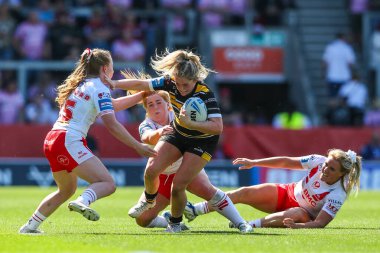 York 'tan Eboni Partington, 11 Mayıs 2025' te St Helens 'e karşı Wicked Stadyumu, St Helens City Knights' da oynanan Betfred Kadınlar Yarışma Kupası yarı final maçında topu bırakıyor.