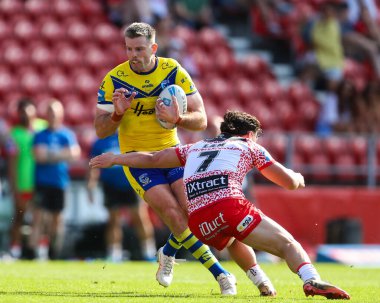 Warrington Wolves 'dan Lachlan Fitzgibbon, Leigh Leopards' dan Lachlan Lam ile oynadığı Betfred Challenge Kupası yarı final maçı sırasında Wicked Stadyumu, St Helens, Birleşik Krallık 'ta oynanan Warrington Wolves - Leopards maçında karşı karşıya geldi.
