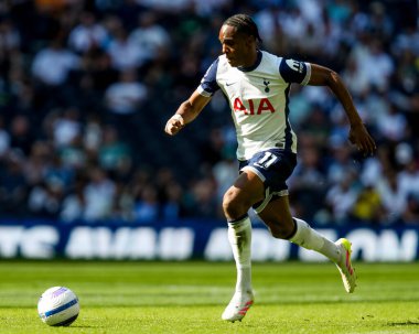 Tottenham Hotspur takımından Mathys Tel, Premier League maçında Tottenham Hotspur 'a karşı Crystal Palace Tottenham Hotspur Stadyumu, Londra, 11 Mayıs 2025