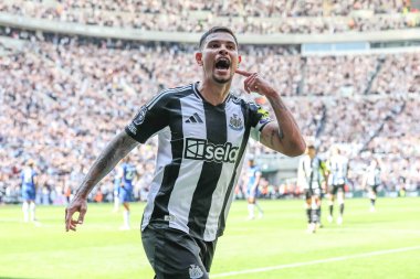 Newcastle United takımından Bruno Guimares, 11 Mayıs 2025 'te St. James' s Park, Newcastle, İngiltere 'de oynanan Premier League karşılaşmasında 2-0 kazanma hedefini kutluyor.