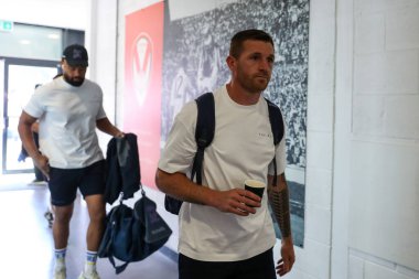 Warrington Wolves 'tan Marc Sneyd, 11 Mayıs 2025' te İngiltere 'nin St. Helens kentinde oynanan Wicked Stadyumu' nda Warrington Wolves - Leigh Leopards maçının yarı final maçı öncesinde geldi.