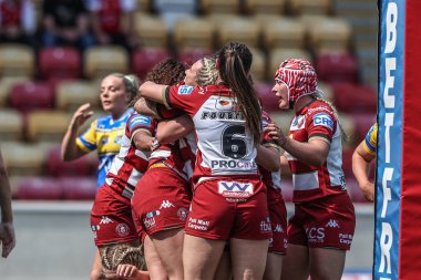 Megan Williams, 10 Mayıs 2025 'te LNER Halk Stadyumu' nda oynanan yarı final karşılaşmasında Betfred Kadınlar Kupası yarı final karşılaşmasını kutluyor.